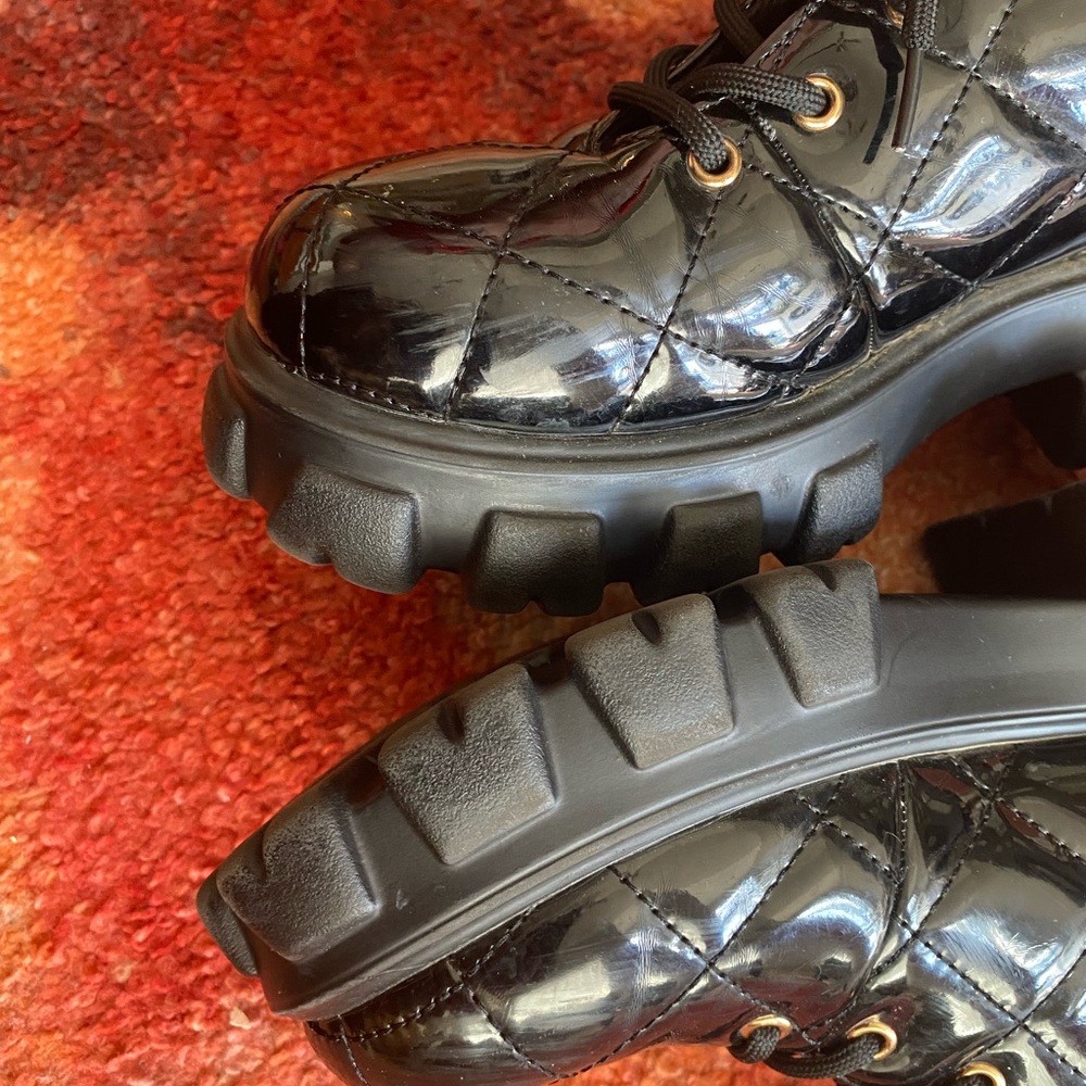 Unique Boots - Picture 5 of 5